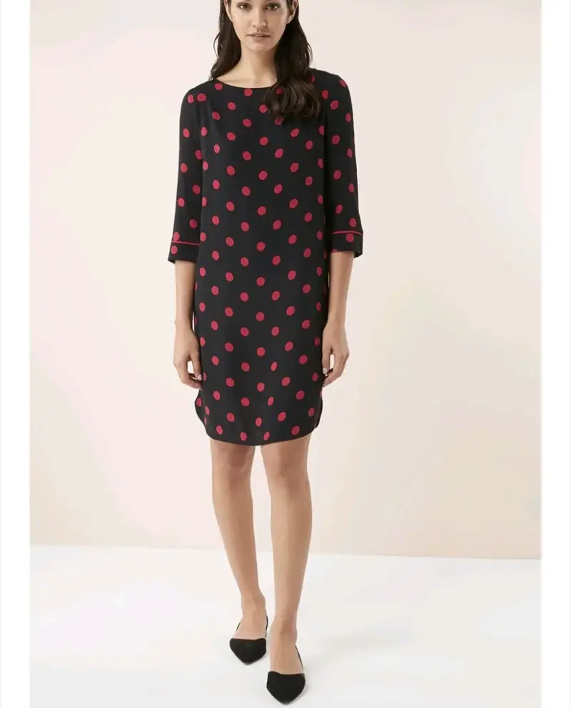Vestido negro con lunares rojos de manga 3/4 - 4