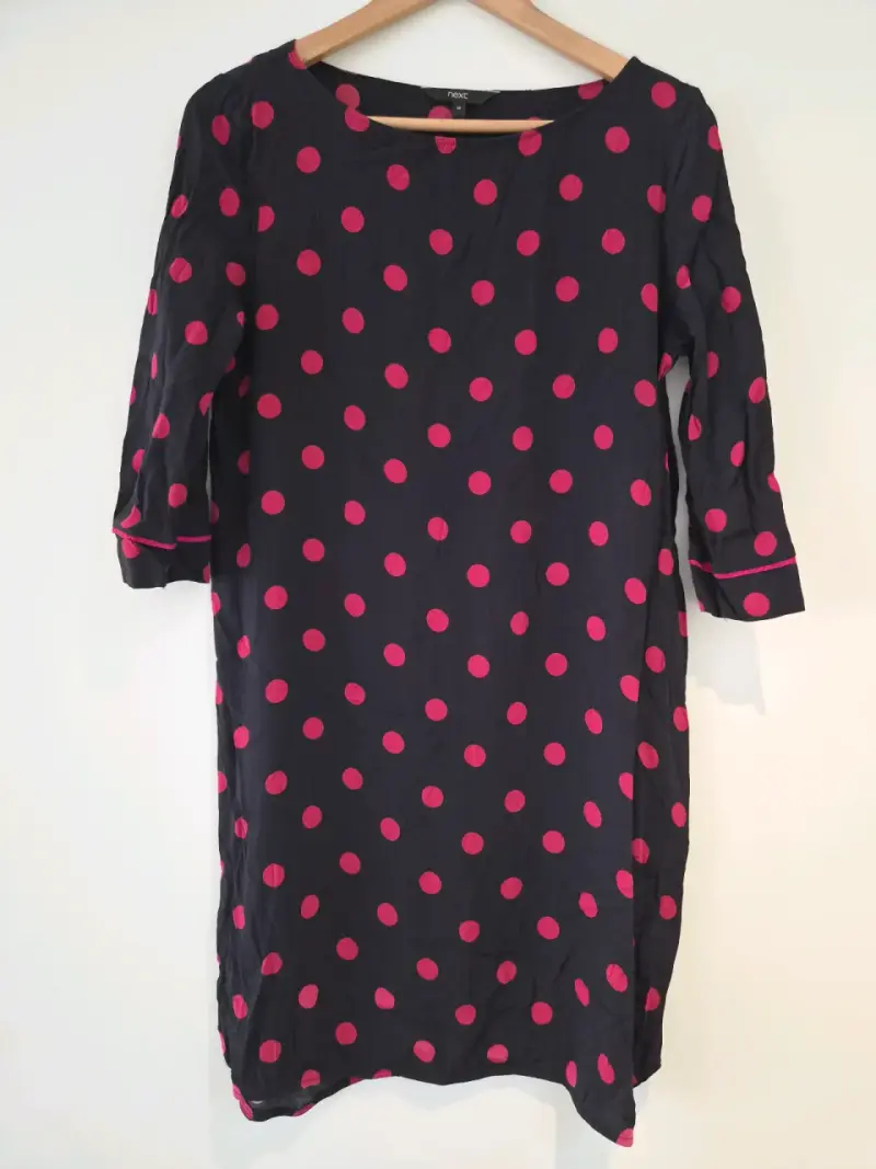 Vestido negro con lunares rojos de manga 3/4 - 6