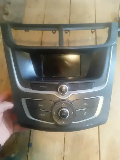 Panel frontal de radio auto Chevrolet sail 2019 - miniatura 1