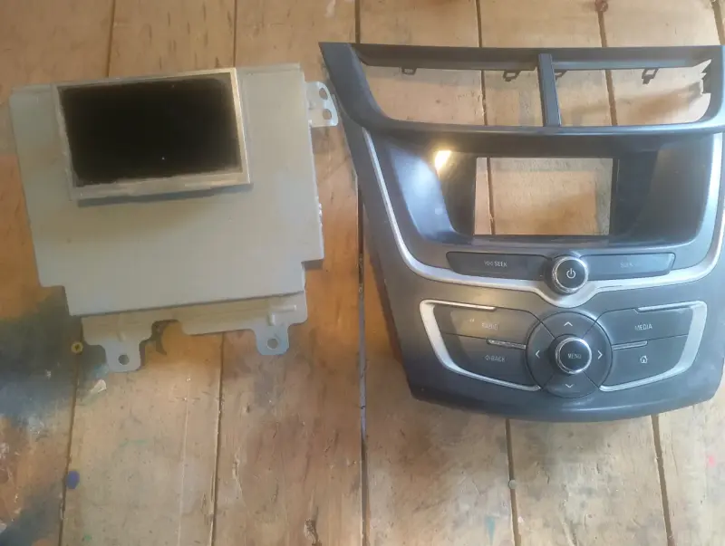 Panel frontal de radio auto Chevrolet sail 2019 - 2