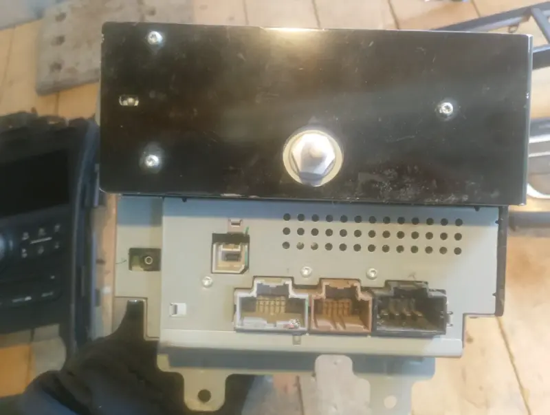 Panel frontal de radio auto Chevrolet sail 2019 - 3