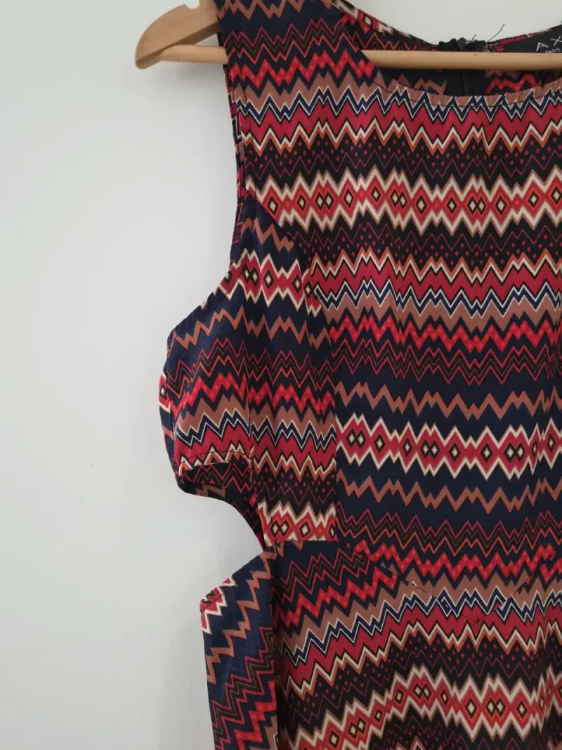 Vestido estampado zigzag AX Paris talla 14 - 2