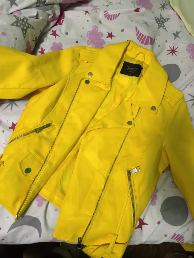 Chaqueta de ecocuero amarilla para mujer - 1