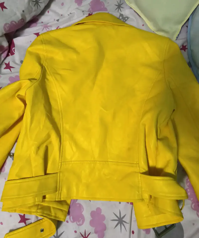 Chaqueta de ecocuero amarilla para mujer - 4