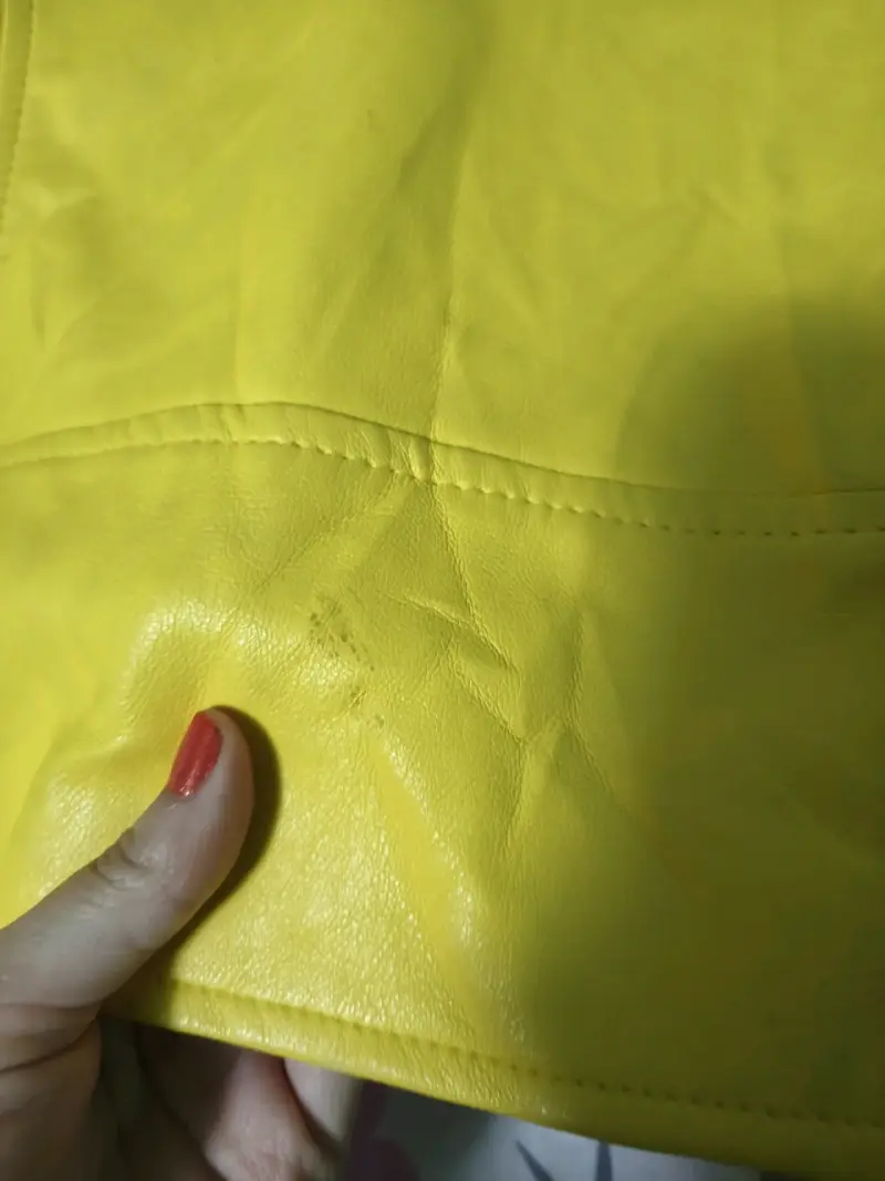 Chaqueta de ecocuero amarilla para mujer - 5