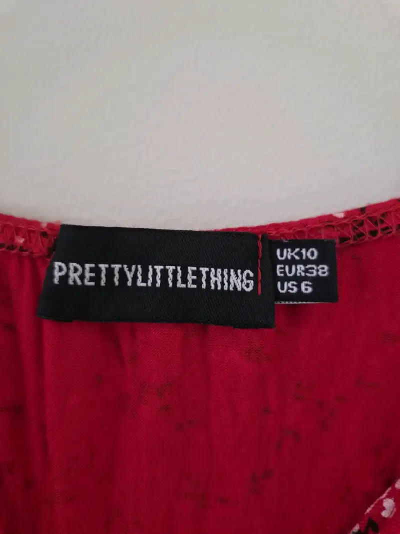 Vestido rojo floral PrettyLittleThing - 3