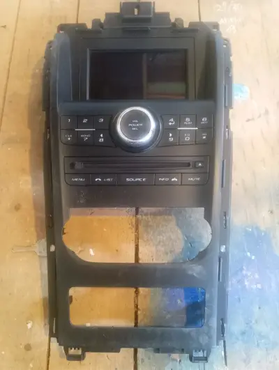 Panel de control central para auto Mahindra - miniatura 1