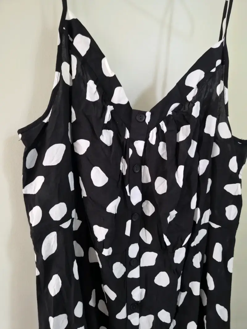 Vestido de tirantes negro con lunares blancos - 2