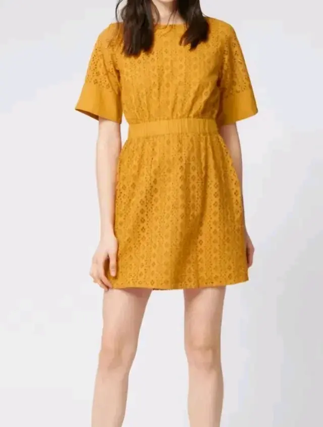 Vestido amarillo de encaje Warehouse - 1