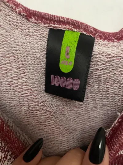 Polerón burdeos con diseño deportivo - miniatura 2