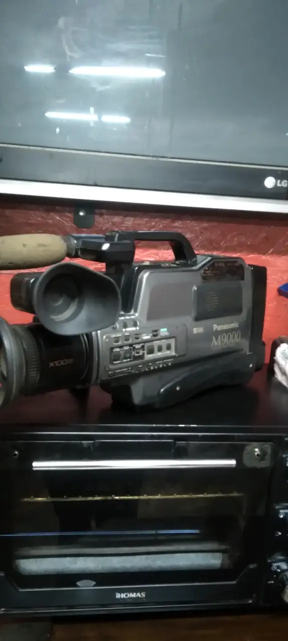Cámara de video Panasonic M9000 VHS - 1