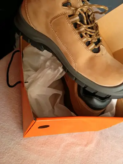 Botas de cuero marrón para hombre - miniatura 1
