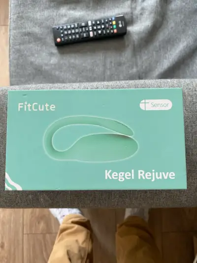 Ejercitador Kegel Rejuve FitCute con Sensor - miniatura 1