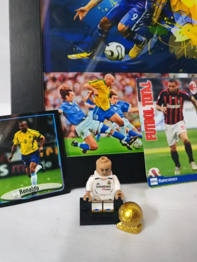 Cuadro de colección Ronaldo con figuras y tarjetas - miniatura 2