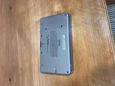Consola portátil Nintendo DS XL en buen estado - miniatura 3