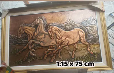 Cuadro en relieve de metal con marco dorado 90x75 cm - miniatura 3