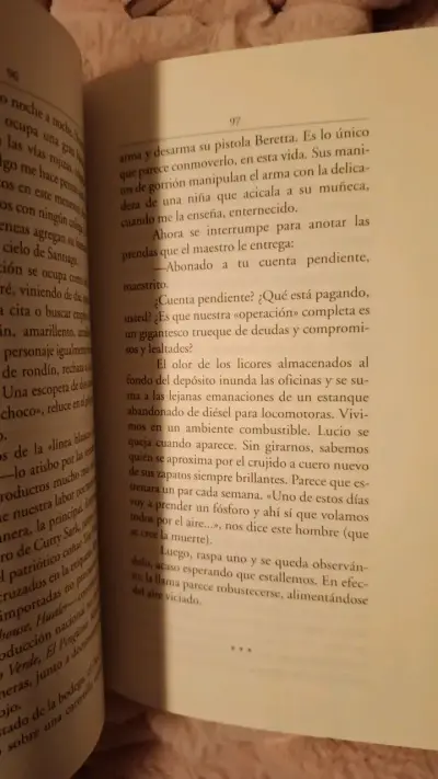 Libro 'Almuerzo de vampiros' de Carlos Franz - miniatura 3