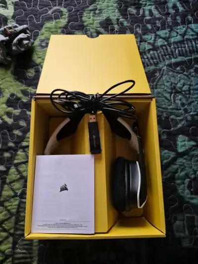 Auriculares Corsair Void RGB Elite - miniatura 2