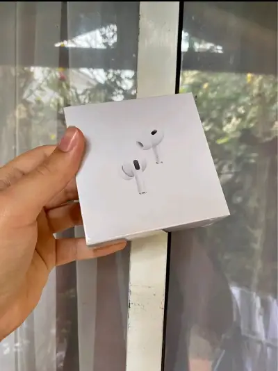 Apple AirPods Pro 2da Generación con MagSafe - miniatura 1