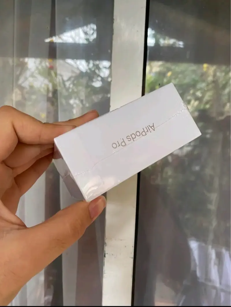 Apple AirPods Pro 2da Generación con MagSafe - 4