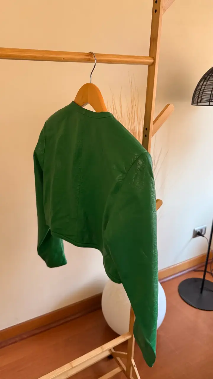 Chaqueta corta verde de cuero sintético Rinzi - 4