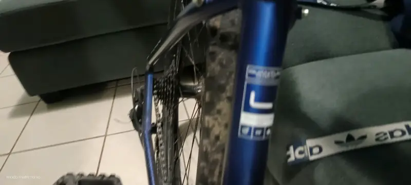 Bicicleta de montaña azul con suspensión oxford - 1