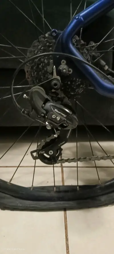 Bicicleta de montaña azul con suspensión oxford - miniatura 2