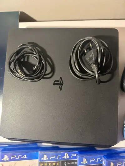Consola PS4 con juegos y dos controles - miniatura 4