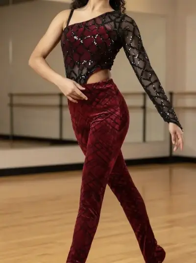 Conjunto de baile rojo y negro con lentejuelas - miniatura 1