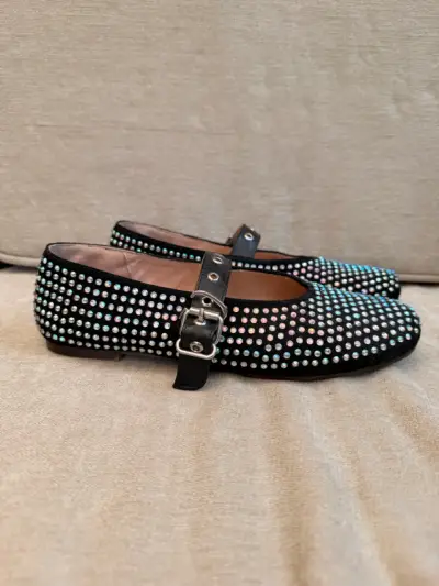 Ballerinas cuero y tachas talla 37 - miniatura 1