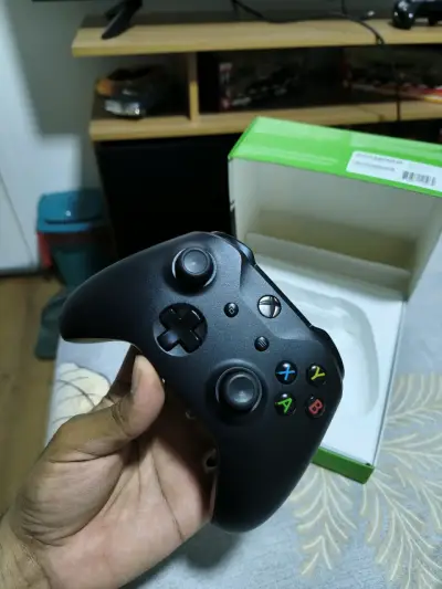 Control Xbox one con cable - miniatura 3