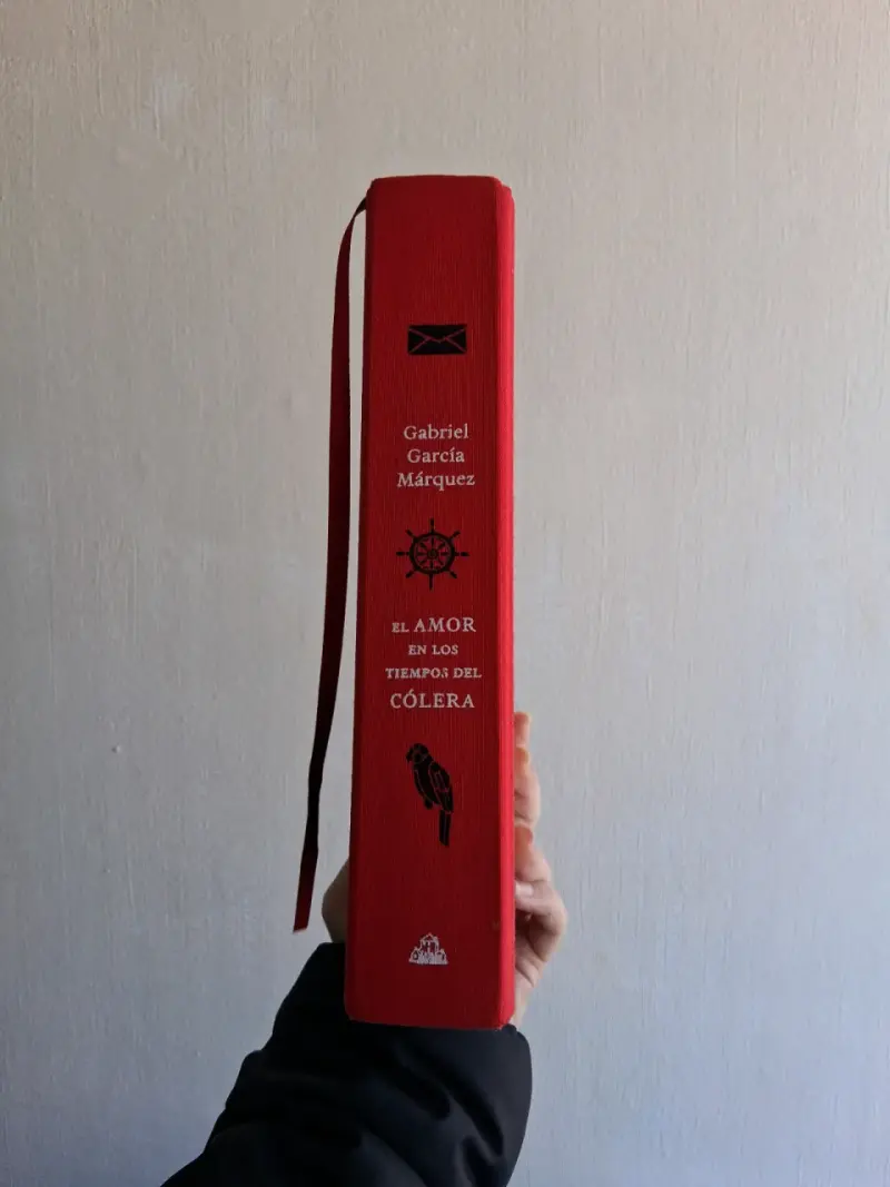 Libro ilustrado 'El Amor en los Tiempos del Cólera' de Gabriel García Márquez - 4