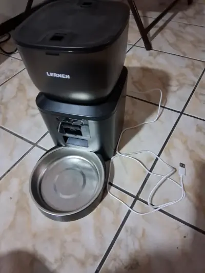 Dispensador automático de comida para mascotas Lernen - miniatura 1