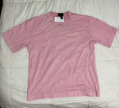 Polera rosa con estampado SFCA y estrellas - miniatura 2