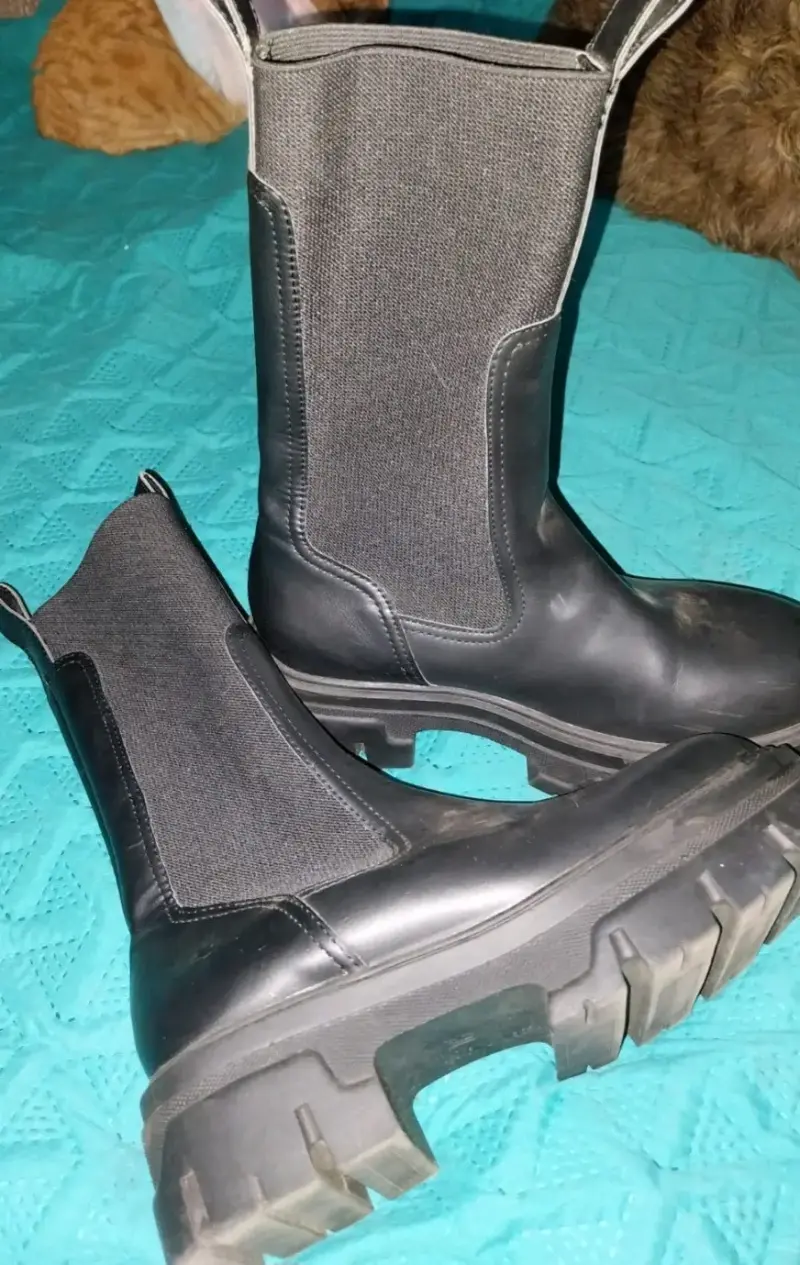 Botas negras de cuero con suela gruesa - 2