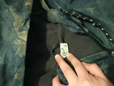 Chaqueta impermeable camuflada - miniatura 3