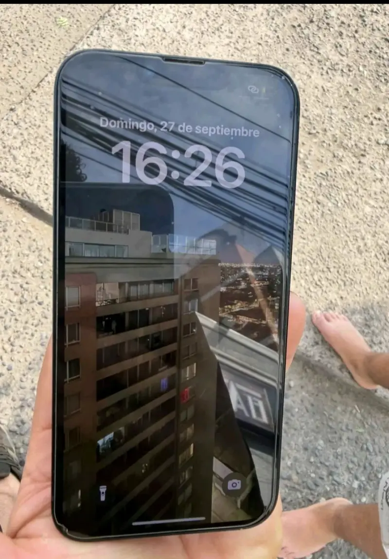 iPhone 14 - 1