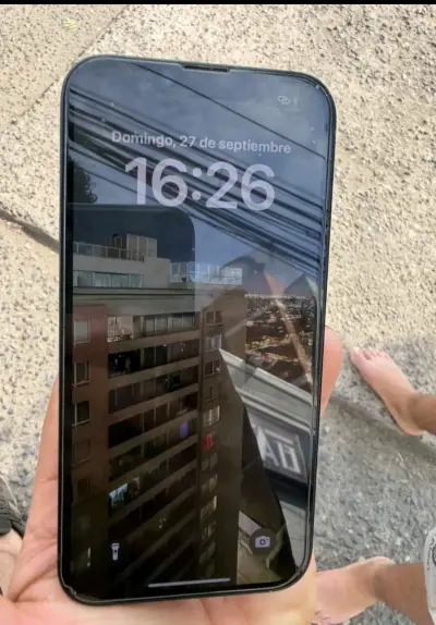 iPhone 14 - miniatura 1