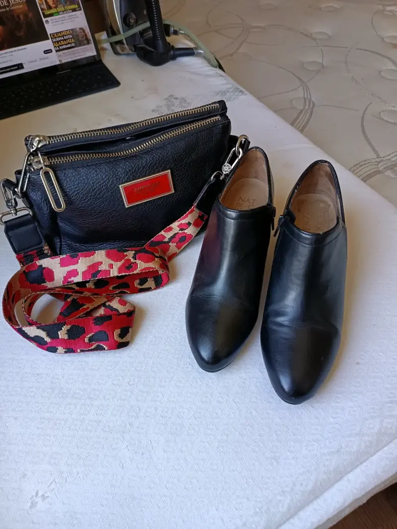 Botines de cuero negro con tacón alto - 4