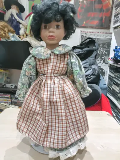 Muñeca de colección Brinn's edición limitada - miniatura 1
