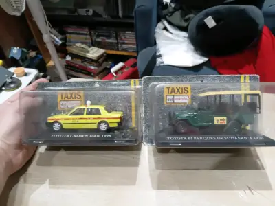 Set de modelos a escala de taxis Toyota - miniatura 2