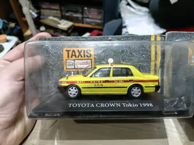 Set de modelos a escala de taxis Toyota - miniatura 3