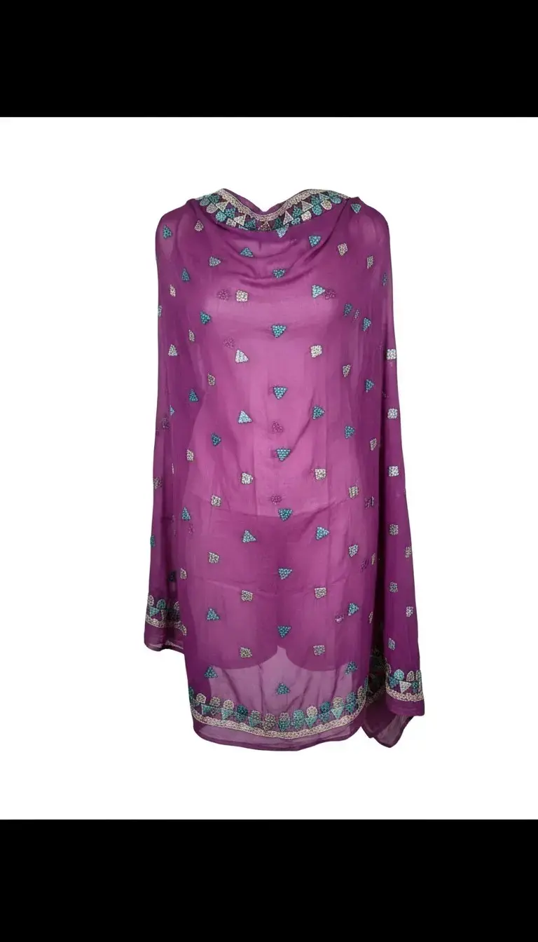 Chal morado con bordados decorativos - 4
