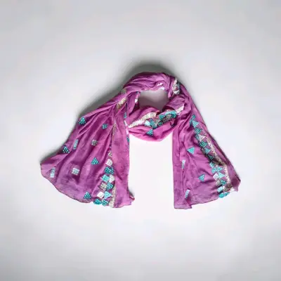 Chal morado con bordados decorativos - miniatura 5