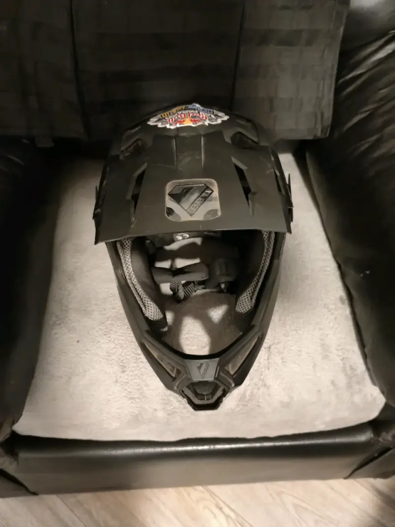 Casco  Seven IDP talla M - 4