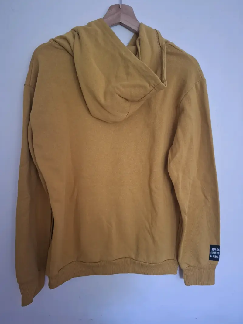 Polerón con capucha mostaza diseño urbano Talla 16 - 3