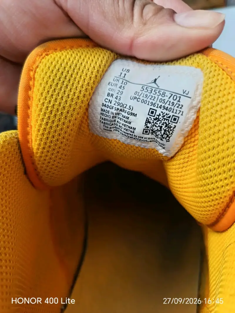 Zapatillas deportivas Nike Air Jordan naranjas y blancas - 2