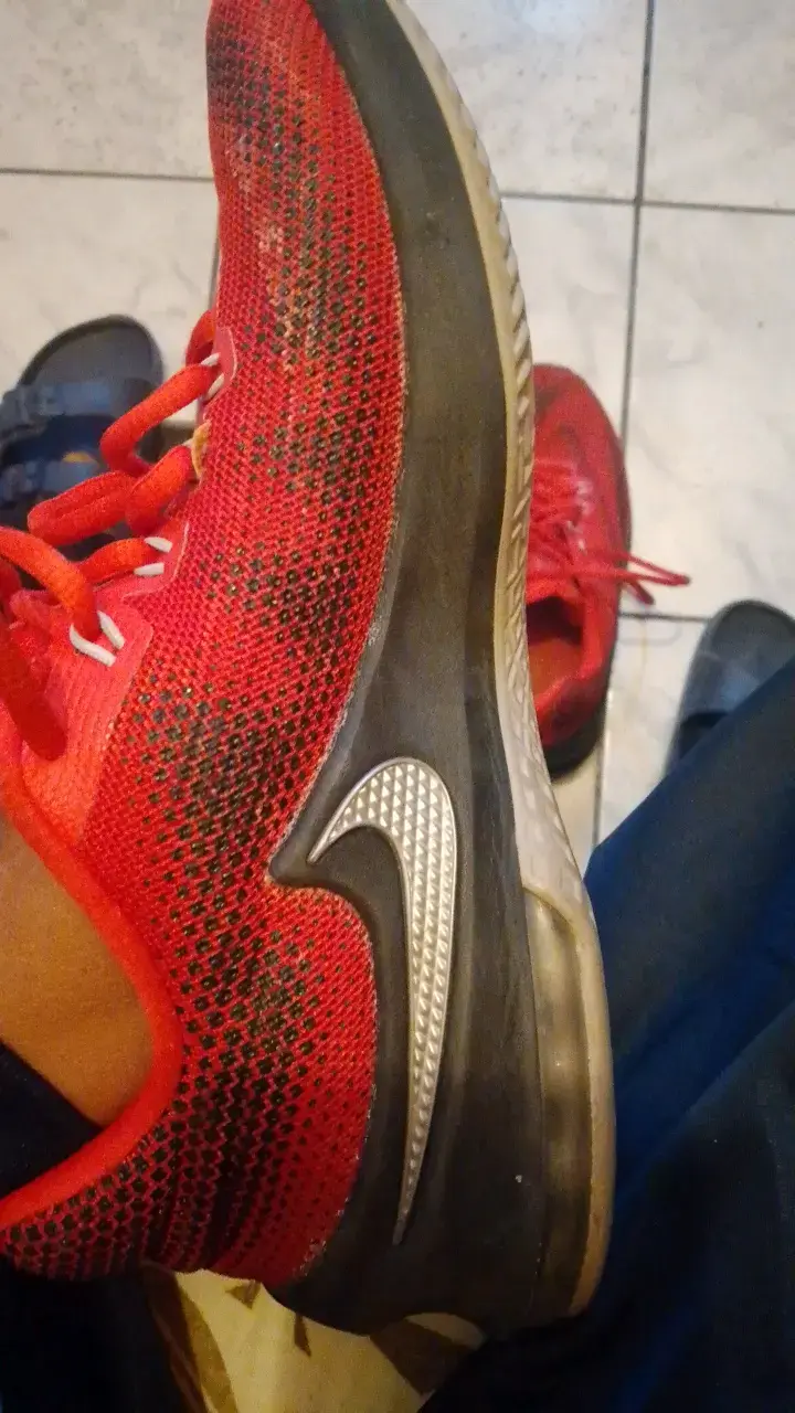 Zapatillas deportivas rojas Nike para hombre - 2