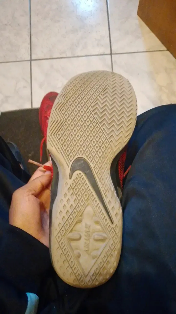 Zapatillas deportivas rojas Nike para hombre - 4