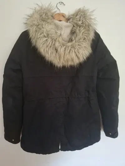 Parka negra con capucha de piel sintética Talla 36 - miniatura 4